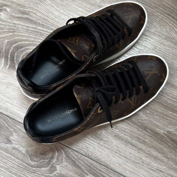 LV sneakers - Picture 8 of 9